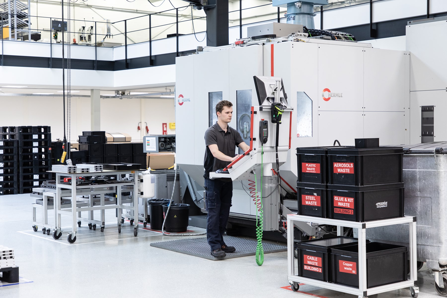 Producing with highly-automated milling machines | Prodrive Technologies