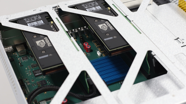 Zeus Xeon Scalable 2U_01.JPG